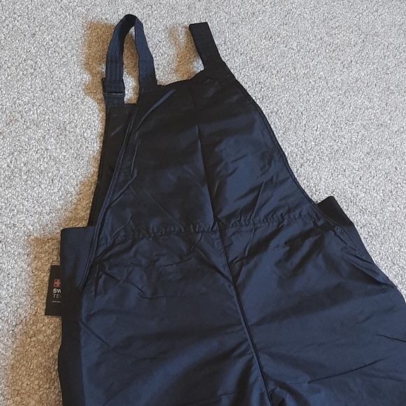 New Swiss Tech Ski/Snowboard Bib. - Picture 10 of 13